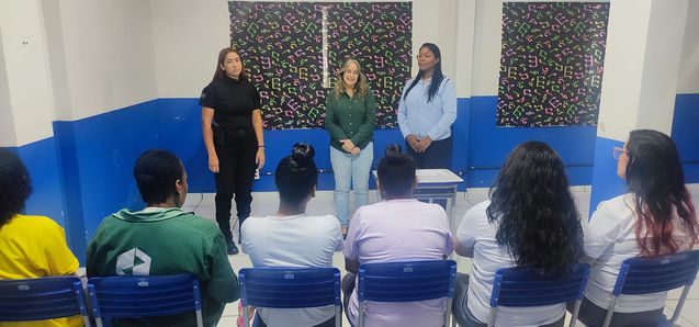 Curso FIC em Pintor de Obras Imobiliárias, realizou a certificação das reeducandas da  Penitenciária Ana Maria do Couto May 